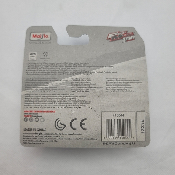 Maisto Fresh Metal 100 Collection Commuters Die-Cast Porsche Taycan Turbo - Picture 2 of 2